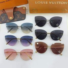 Picture of Louis Vuitton Sunglasses _SKUfw75015609fw